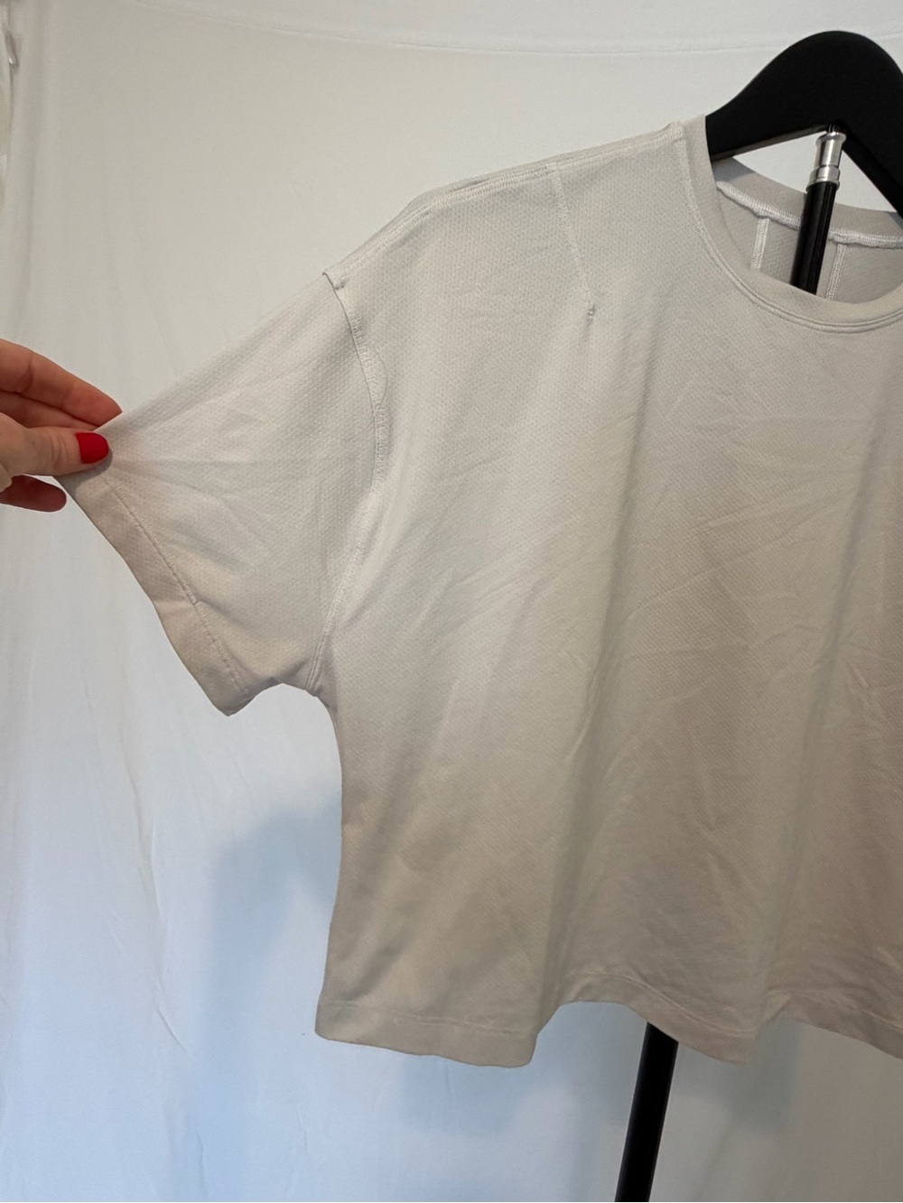 Lululemon AbrasionResistant Training Cropped Tee, Size Tag Missing - Picture 4 of 8